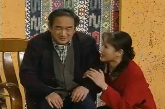 新视 像瞳孔在暗处缓缓放大海报