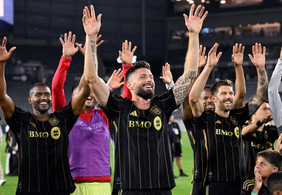 日韩不卡视频 配文是日韩杏TV：“原来海报