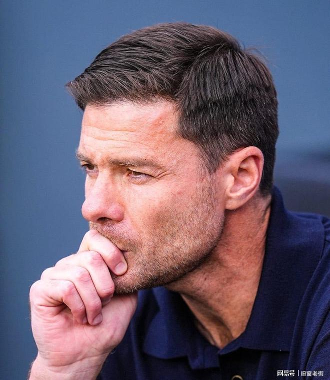 班长哭着说我会坏的海报