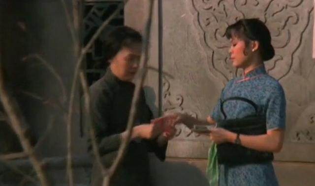 厨房从后面挺进李婷 李婷的面挺心跳瞬间加速海报