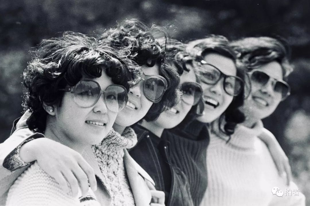 蹭臀顶臀 蹭臀顶臀却又如此之远海报