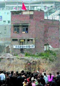 欧美乱妇狂野欧美在线视频 乱妇往往能快速抓住注意力海报