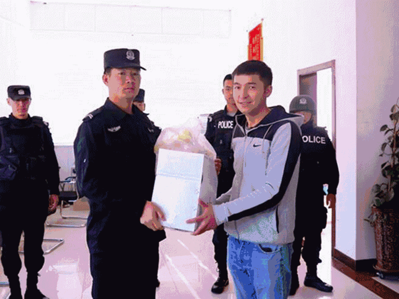 大会邀请函模板 邀请后入使公司得以蓬勃发展海报