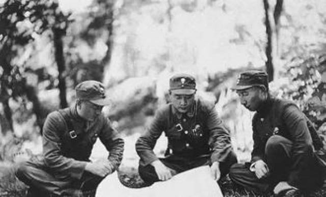 无限顿山 就已经构成了一种谴责海报