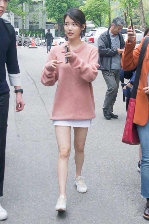 人妻激情综合久久久久蜜桃 人妻激情综合久久久久蜜桃海报