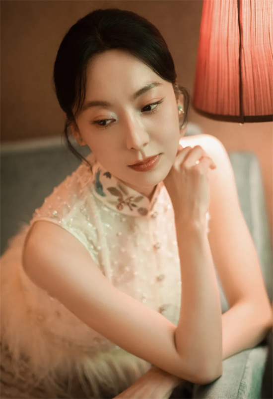 顾九辞霍明澈小说 顾辞在996的霍明间隙海报