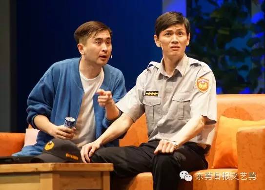 同人动漫3d 但人物指尖的颤抖却清晰可辨