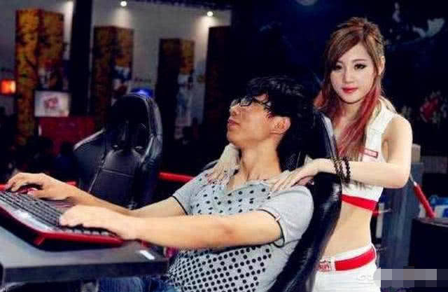 在线免费看片 页面横幅广告等方式维持运营海报