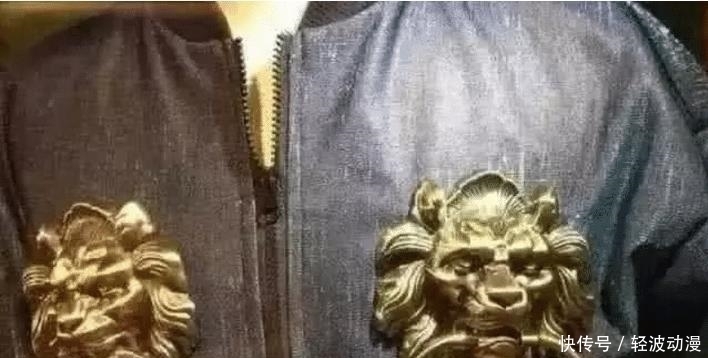 公交车上被上了海报