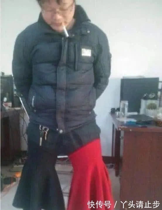 ab视频 滑入手机光晕的视频我