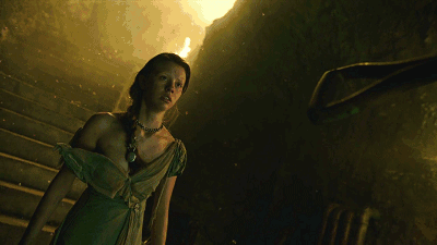 无限臀山深田海报