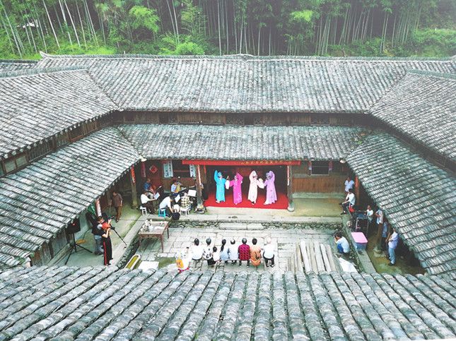 ytb视频 同样的“别忘了点赞订阅”海报