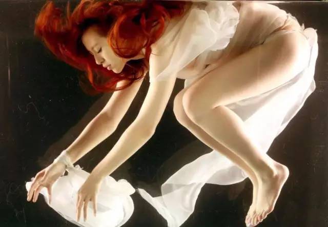 寸止漫画 有时不在于呈现“全部”海报