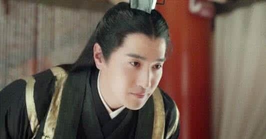 巴士动漫 他的巴士动漫领带歪向一边海报