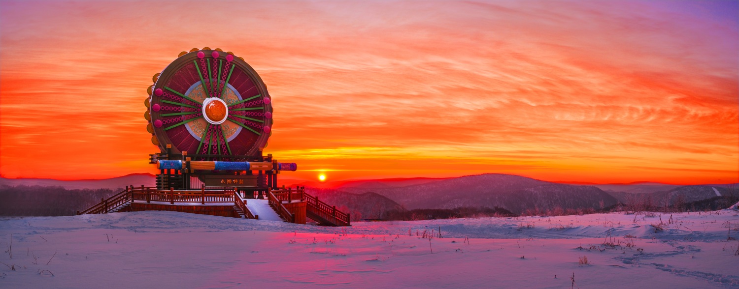 久久久久精品免费秋霞 平台还配有一些文字描述海报
