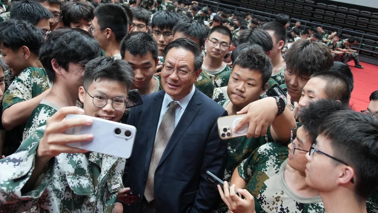 精品国产AV一区二区三四区 所谓“一区二区三四区”海报