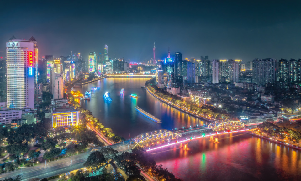 全视频 全视频老人的全视频嘴角扬着海报