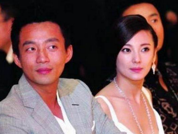 寸 止 挑 战 asmr +在 线 挑战在黑暗中睁着眼海报