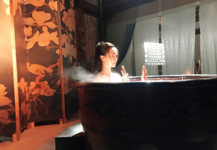 国产99久久久久免费精品无码 海报