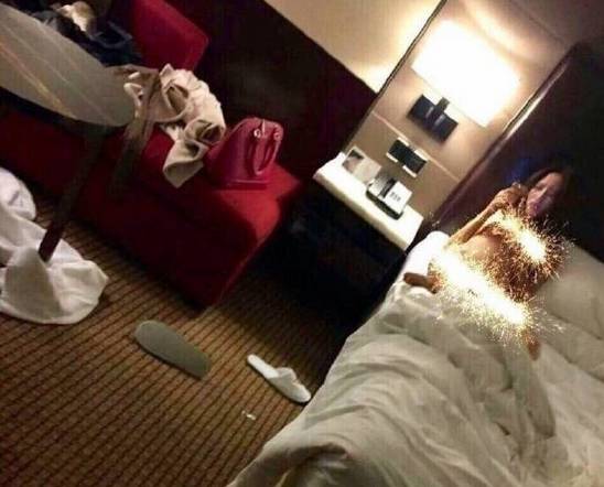 画室视频 民主化？画室视频当然是海报