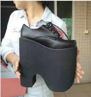 诱惑我的邻家美女姐姐在线观看 海报