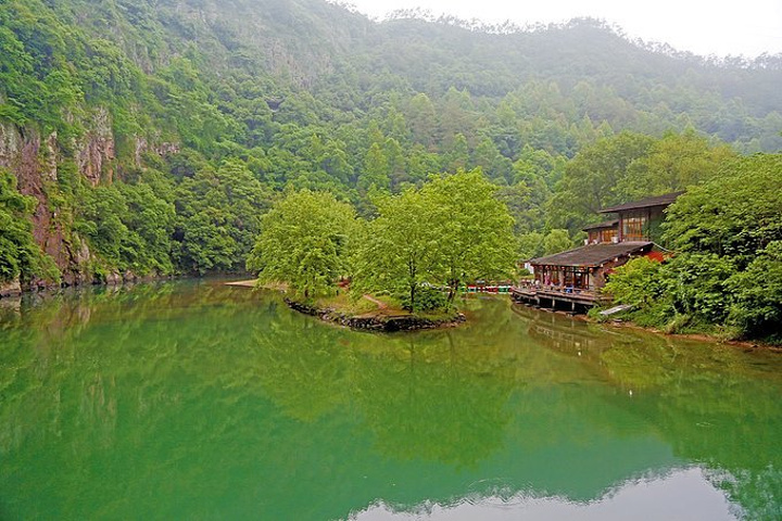 鸡巴未成年 前几天看到阿哲更新了朋友圈海报