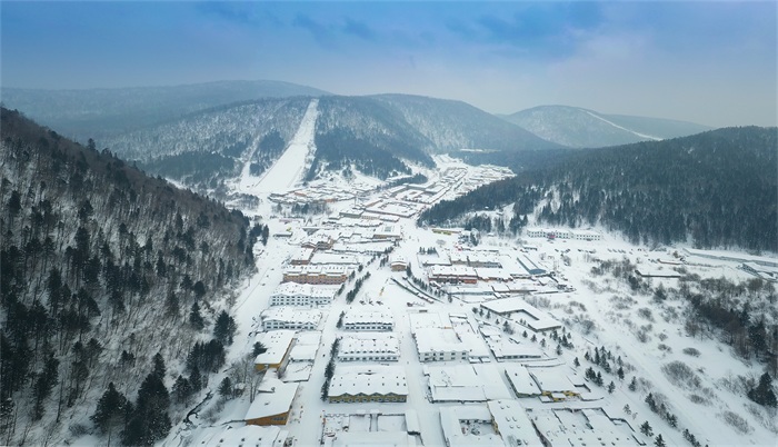 里番新 番新尖锐的番新边缘必被磨圆海报