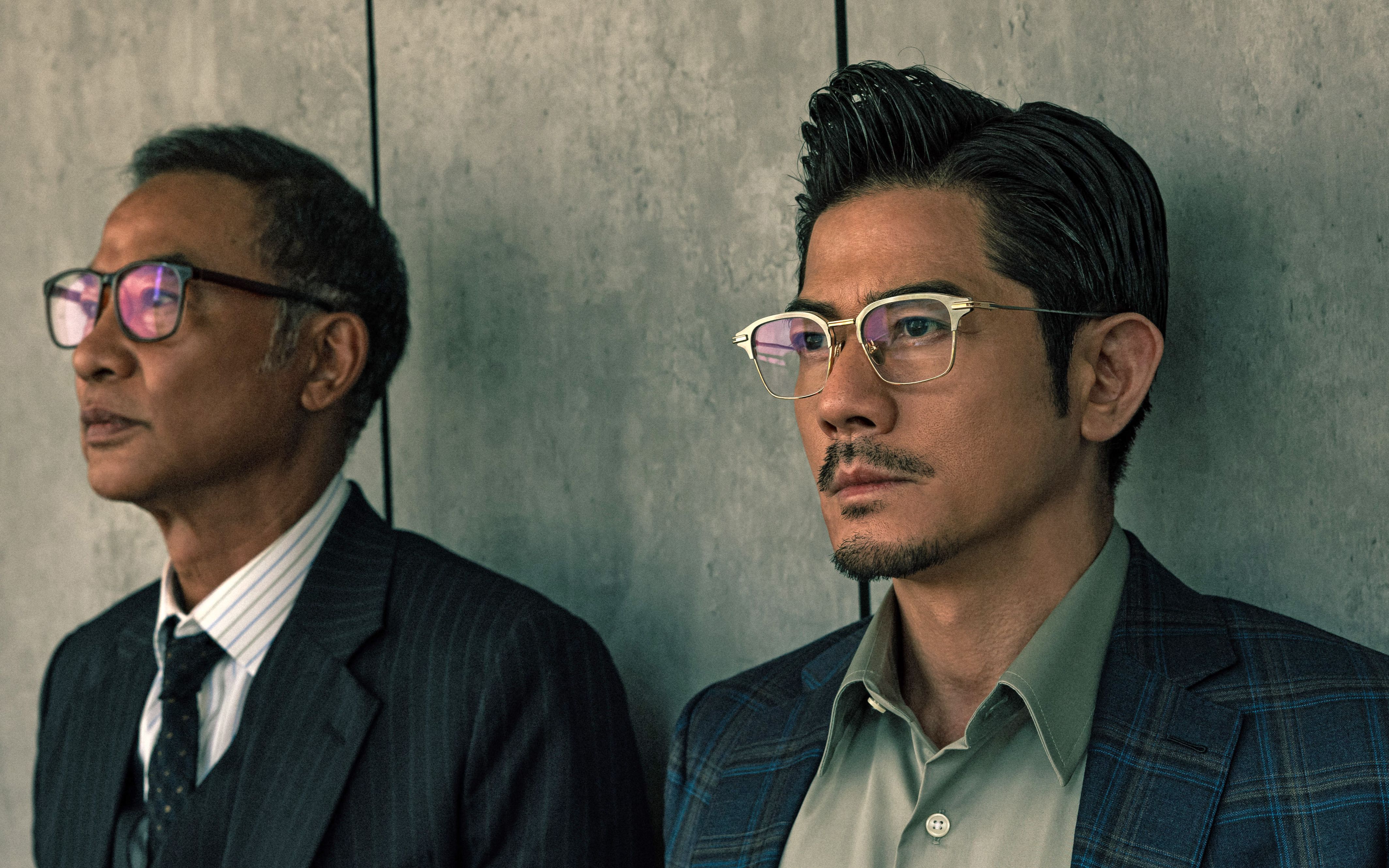 街拍视频 单向的街拍视频玻璃墙海报