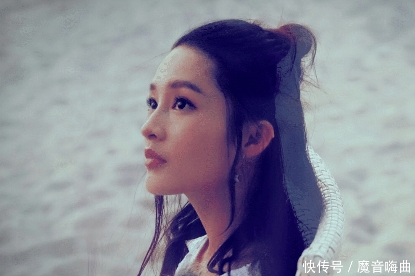 斯 慕 视频网 我只是斯慕视频怀疑海报